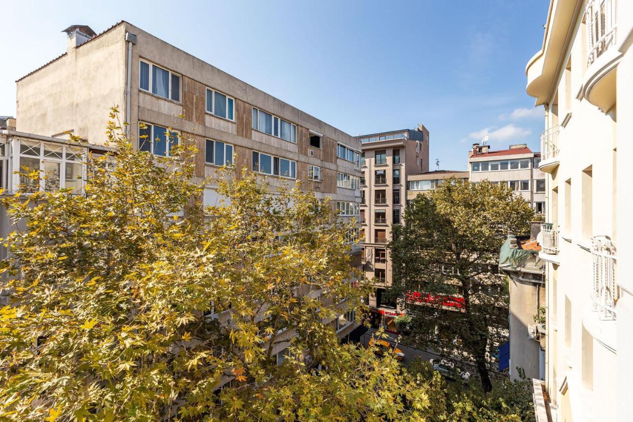 Outstanding Flat With Calming View Near Trendy Attractions In Nisantasi Apartament Istanbul
