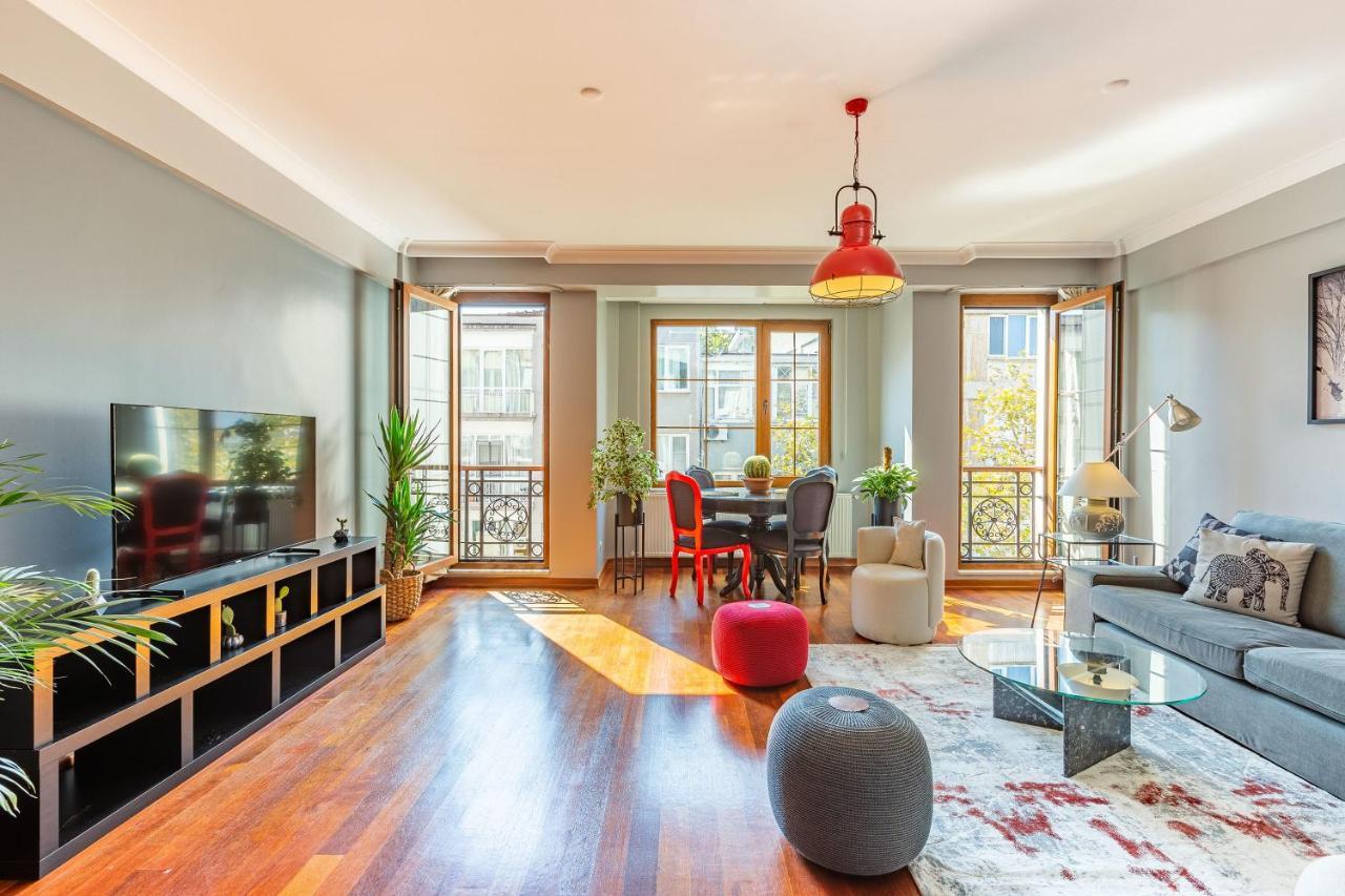 Outstanding Flat With Calming View Near Trendy Attractions In Nisantasi Apartament *